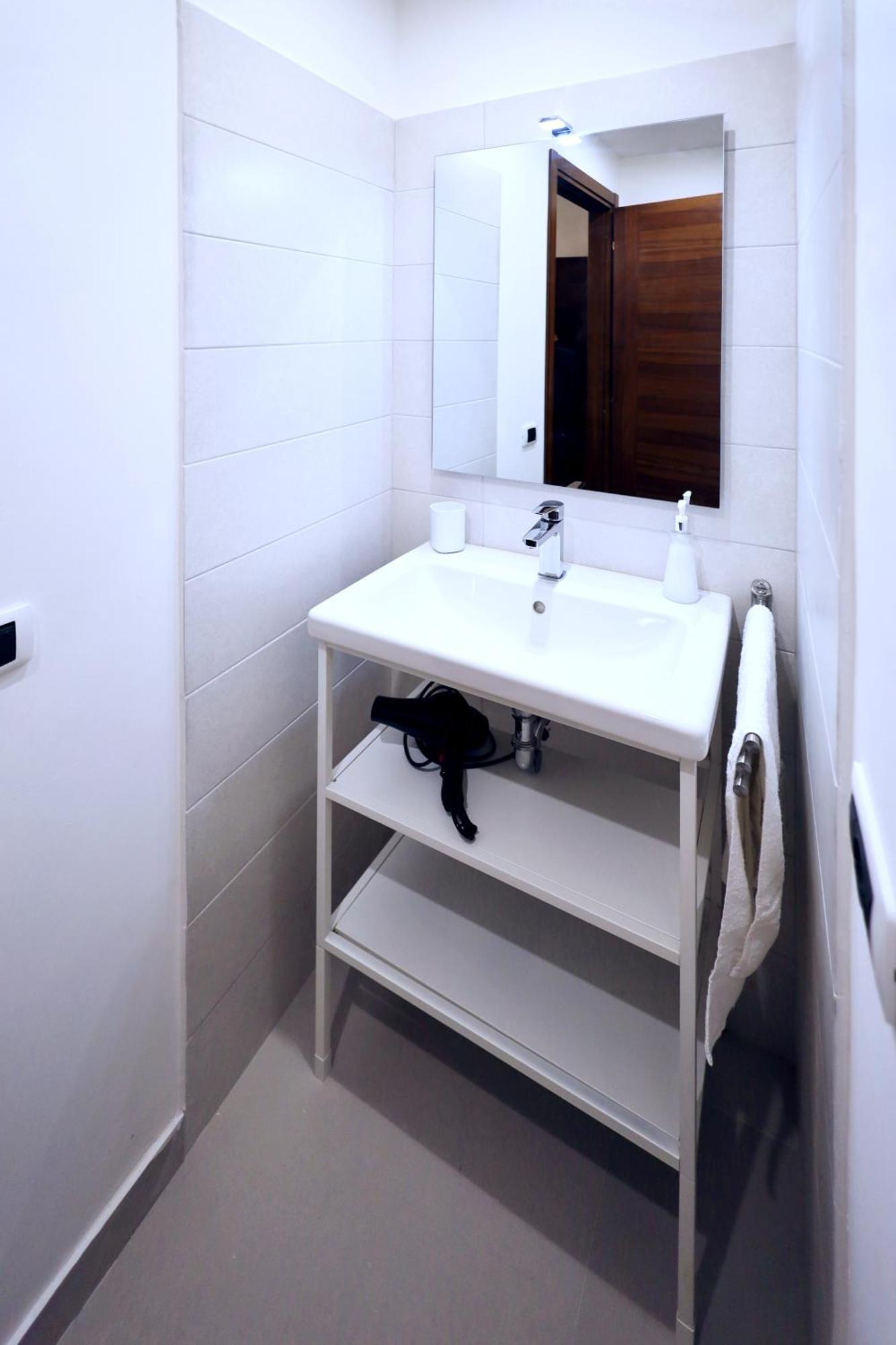 Cataneasy Rooms Exteriör bild