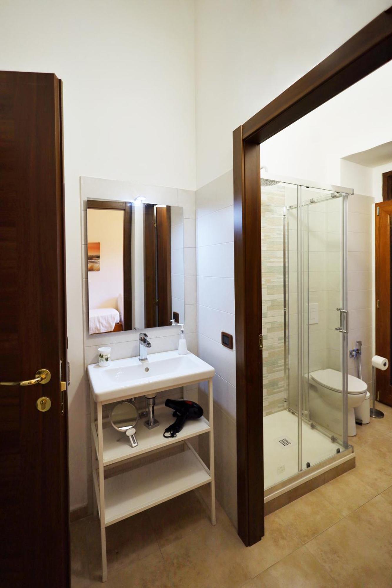 Cataneasy Rooms Exteriör bild