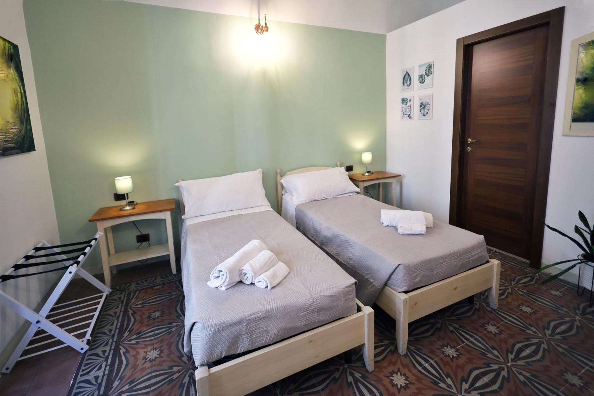 Cataneasy Rooms Exteriör bild